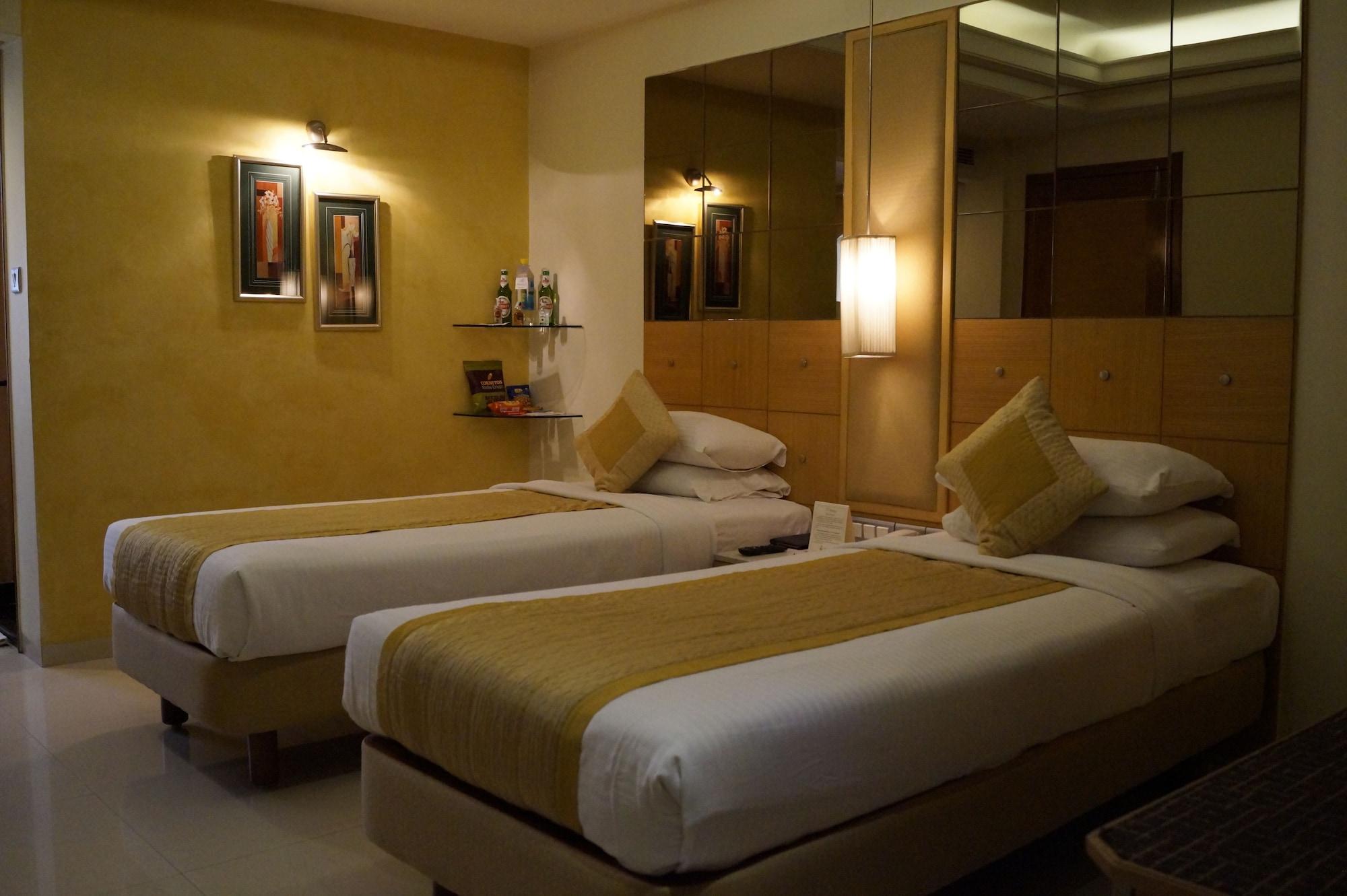 The President Hotel Бангалор Экстерьер фото